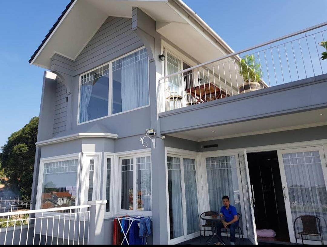 Villa 360 Lembang Exterior photo
