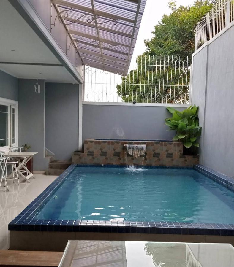 Villa 360 Lembang Exterior photo